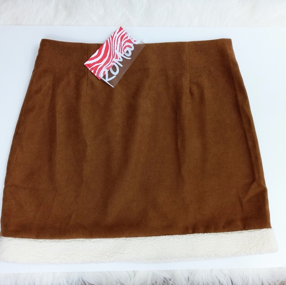 🍉3/$20 Faux-Shearling Hem Mini Skirt - Picture 4 of 7